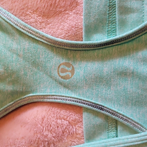 Lululemon Razorback Tank - Picture 2 of 2